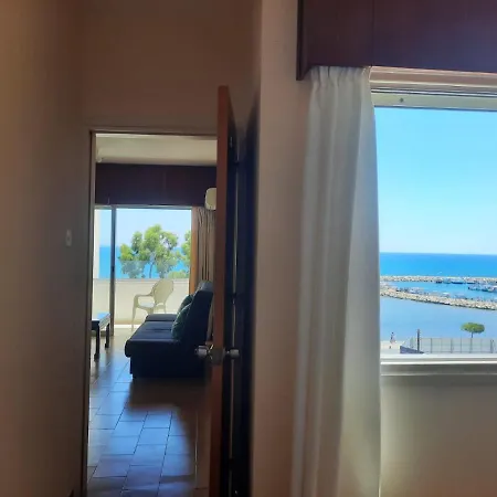 Апартаменти Seascape 501 Ларнака