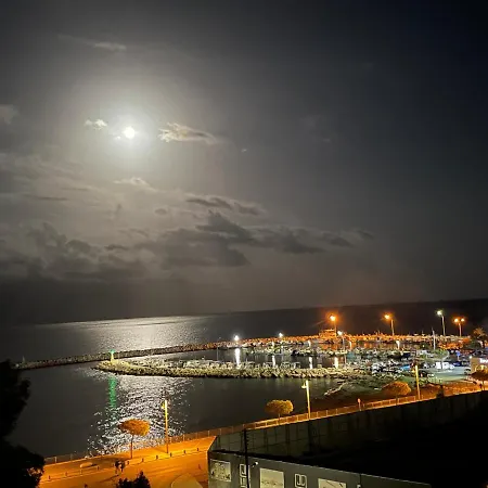 Seascape 501 Апартаменти